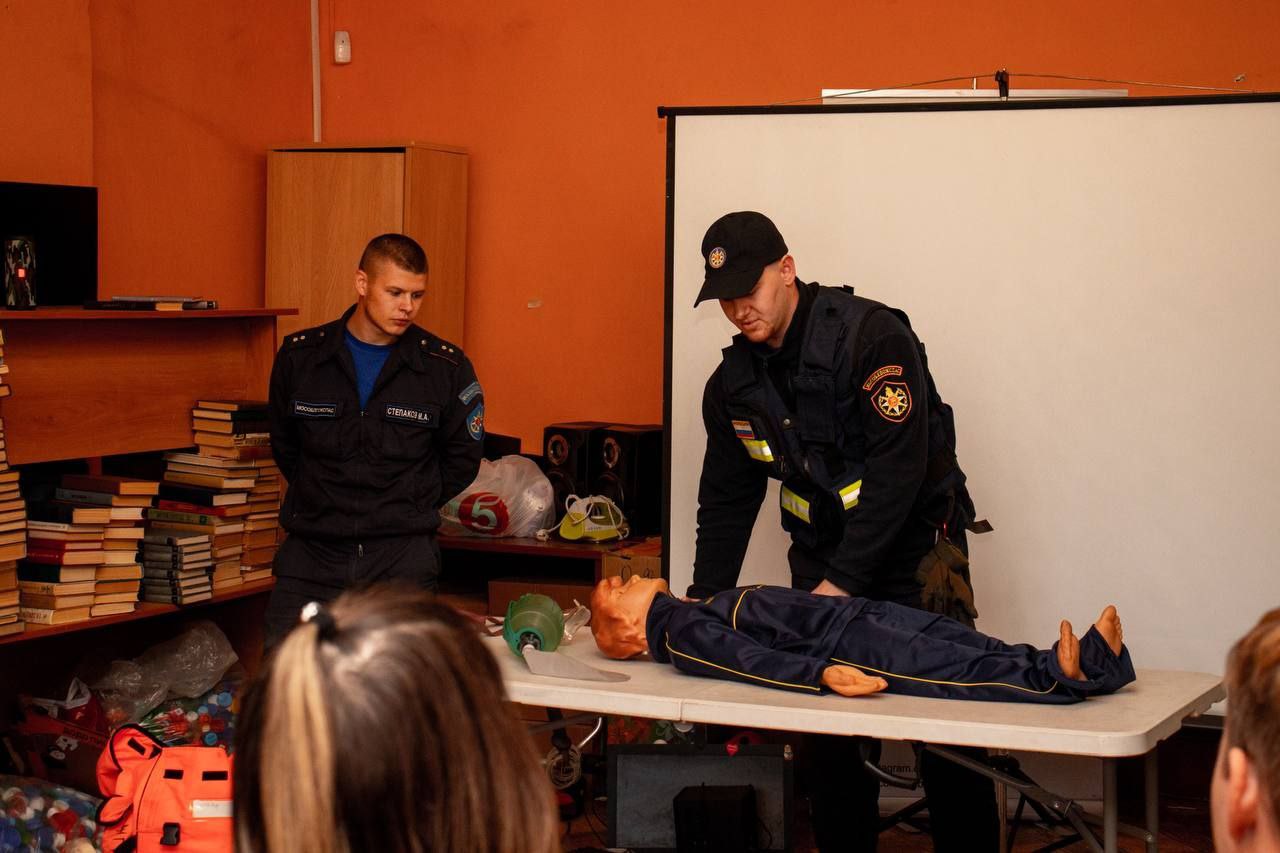тренинг для обучения правилам, необходимым для спасения жизни в опасный момент