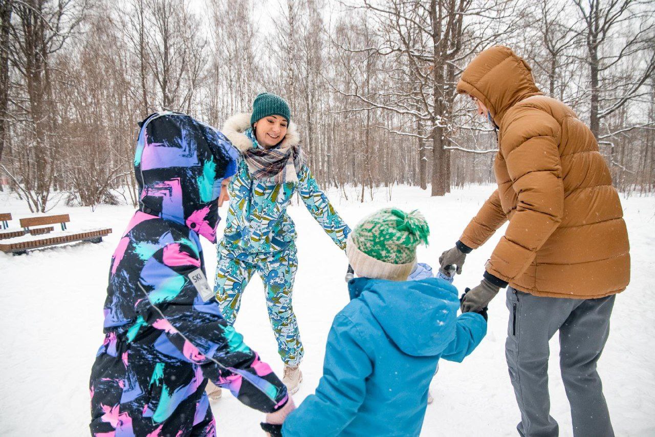 В эти выходные во фрязинском лесопарке прошли тематические программы «Сказочная зима» и «Радостные выходные»