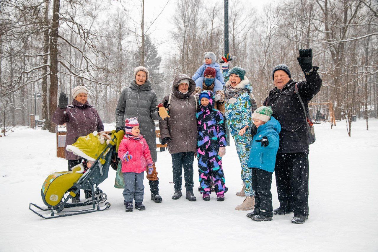 В эти выходные во фрязинском лесопарке прошли тематические программы «Сказочная зима» и «Радостные выходные»