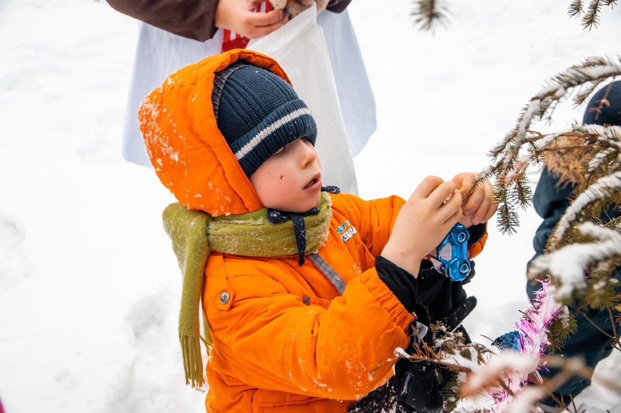 В эти выходные во фрязинском лесопарке прошли тематические программы «Сказочная зима» и «Радостные выходные»