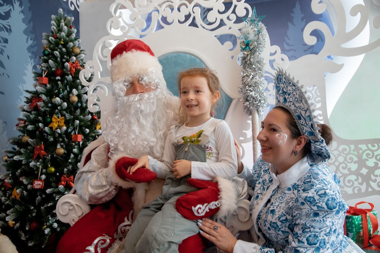 Во Фрязинском лесопарке распахнула свои двери для гостей волшебная Резиденция Деда Мороза!