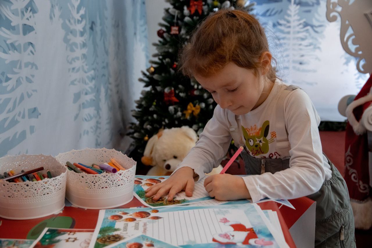 Во Фрязинском лесопарке распахнула свои двери для гостей волшебная Резиденция Деда Мороза!