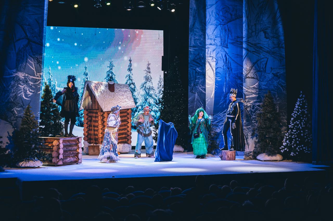 В Щёлковском театре показали новогоднее представление для многодетных и малообеспеченных семей из трёх округов