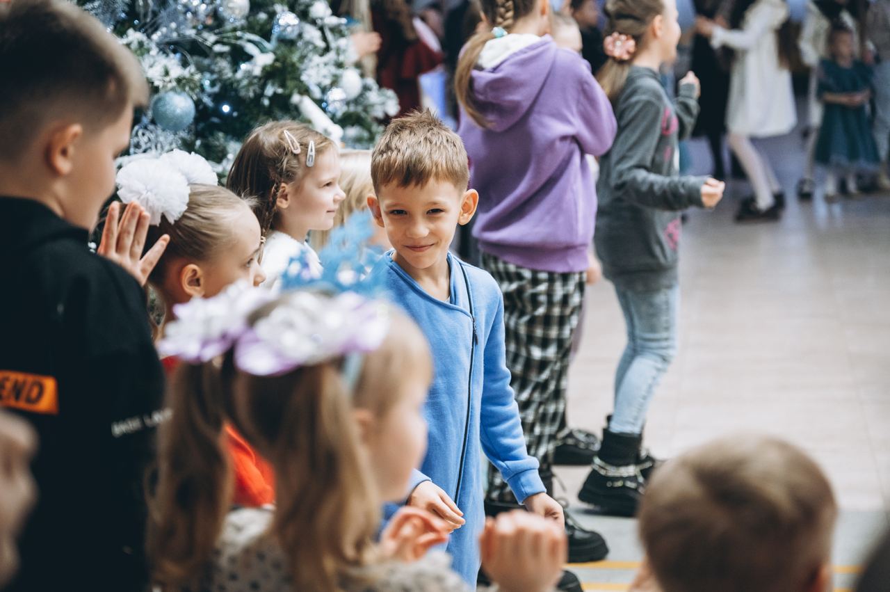 В Щёлковском театре показали новогоднее представление для многодетных и малообеспеченных семей из трёх округов