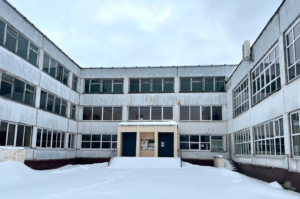 во Фрязино проводятся работы по капитальному ремонту двух школ - МОУ «Средняя общеобразовательная школа № 4» на улице Луговая и МОУ «Средняя общеобразовательная школа № 1» на улице Школьная