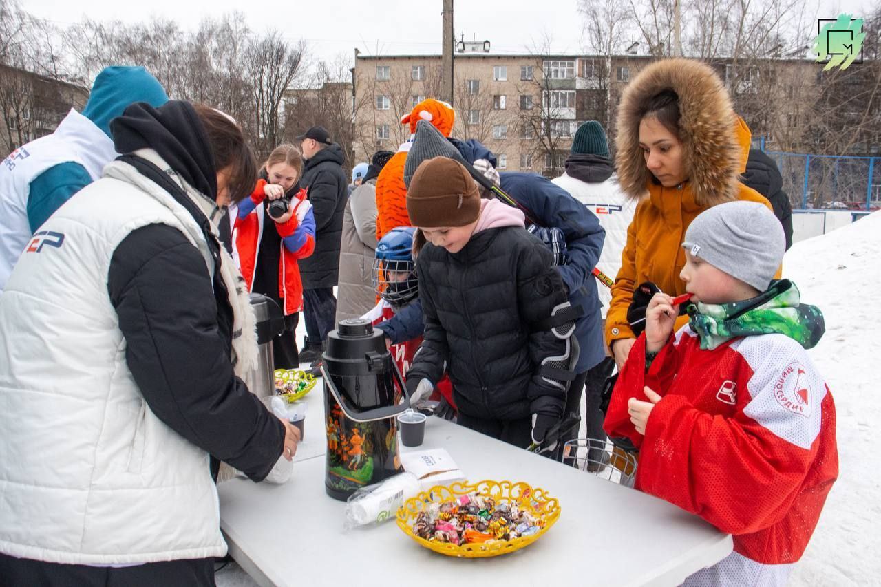 Юные фрязинские хоккеисты сразились в дворовом матче