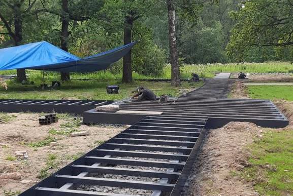 В наукограде Фрязино идут работы по благоустройству лесопарка