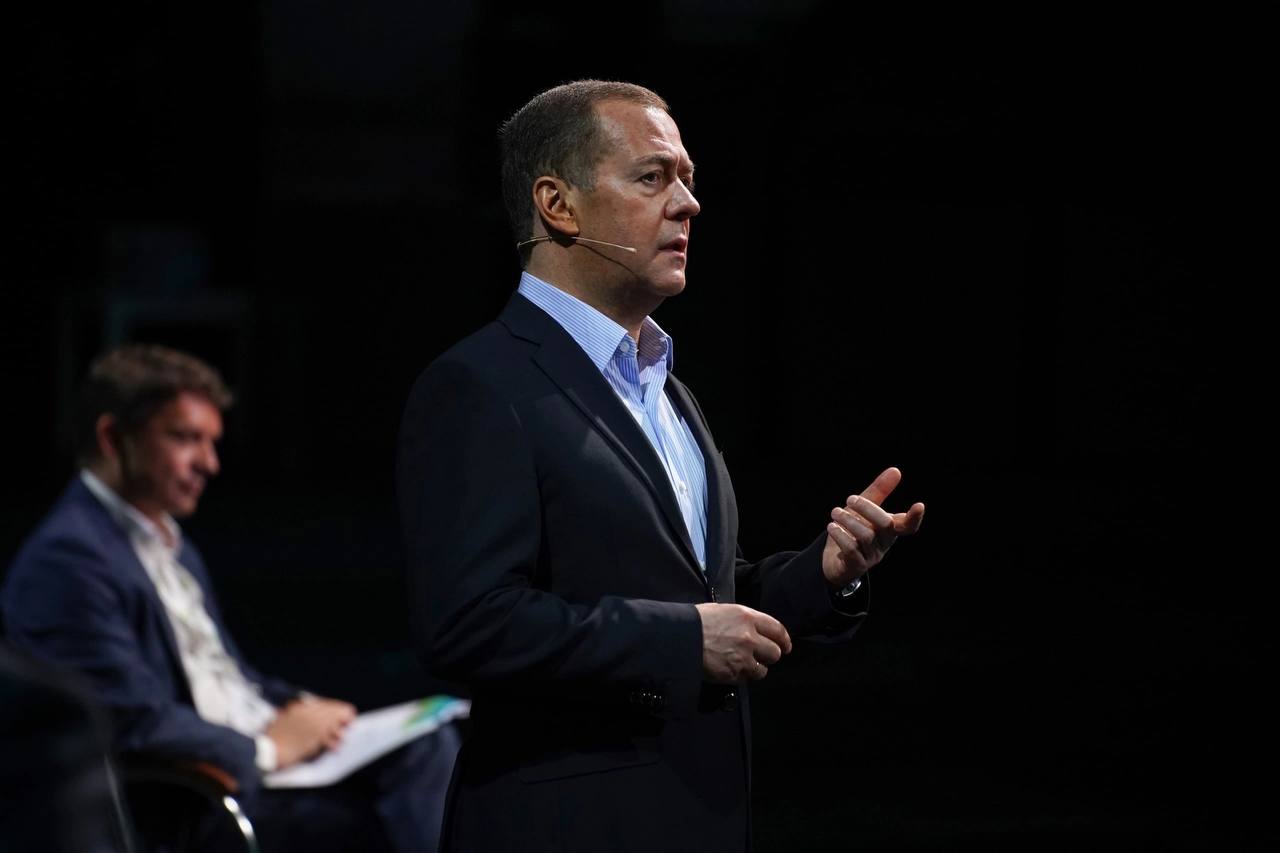 ГК «АНТРАКС» представил свои проекты заместителю Председателя Совета Безопасности РФ Дмитрию Медведеву