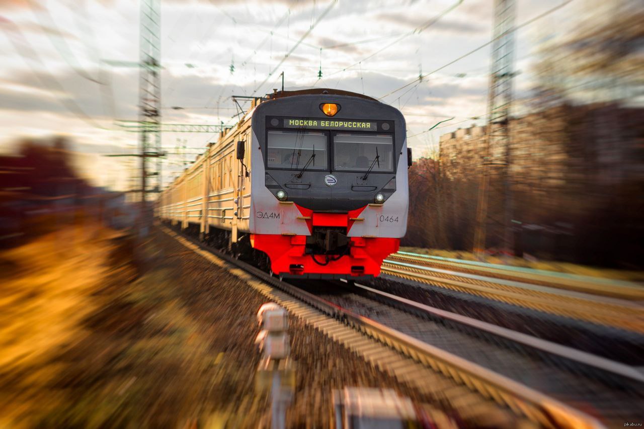 Дорогие жители города Фрязино и гости, переходите железнодорожные пути внимательно и осторожно!