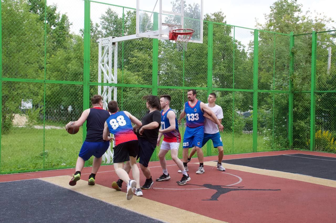 Во Фрязино дали старт турнирам по стритболу