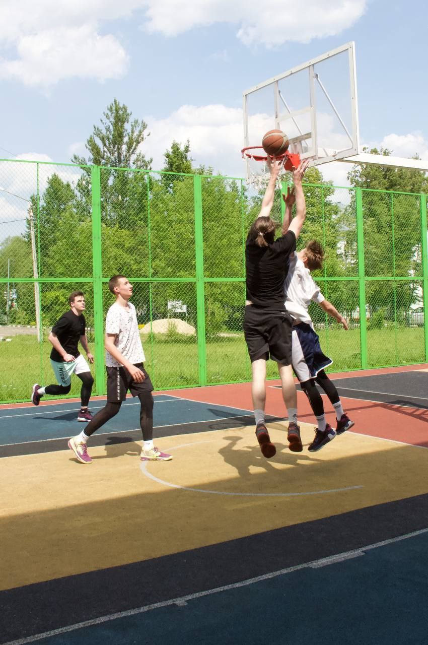 Во Фрязино дали старт турнирам по стритболу