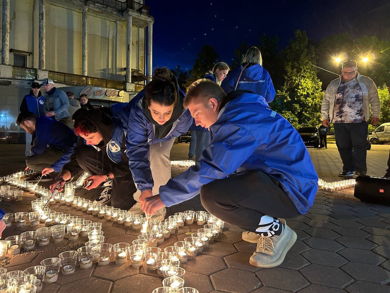 В ночь с 21 на 22 июня в День памяти и скорби жители городского округа Фрязино приняли участие во Всероссийской акции «Свеча Памяти»