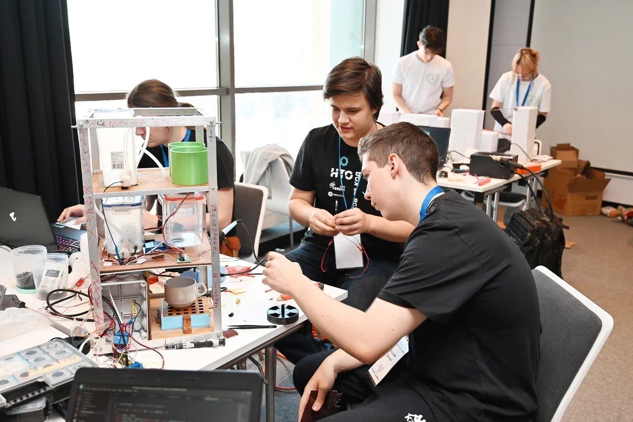 ЦМИТ «Ноосфера» при поддержке Фонда содействия инновациям провёл хакатон по разработке технических устройств в городе Фрязино