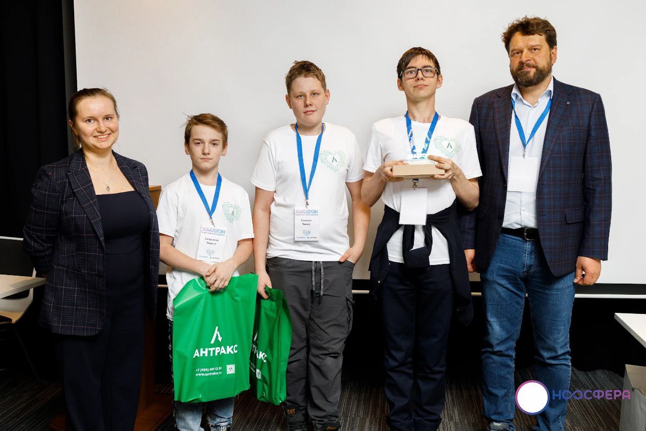 ЦМИТ «Ноосфера» при поддержке Фонда содействия инновациям провёл хакатон по разработке технических устройств в городе Фрязино