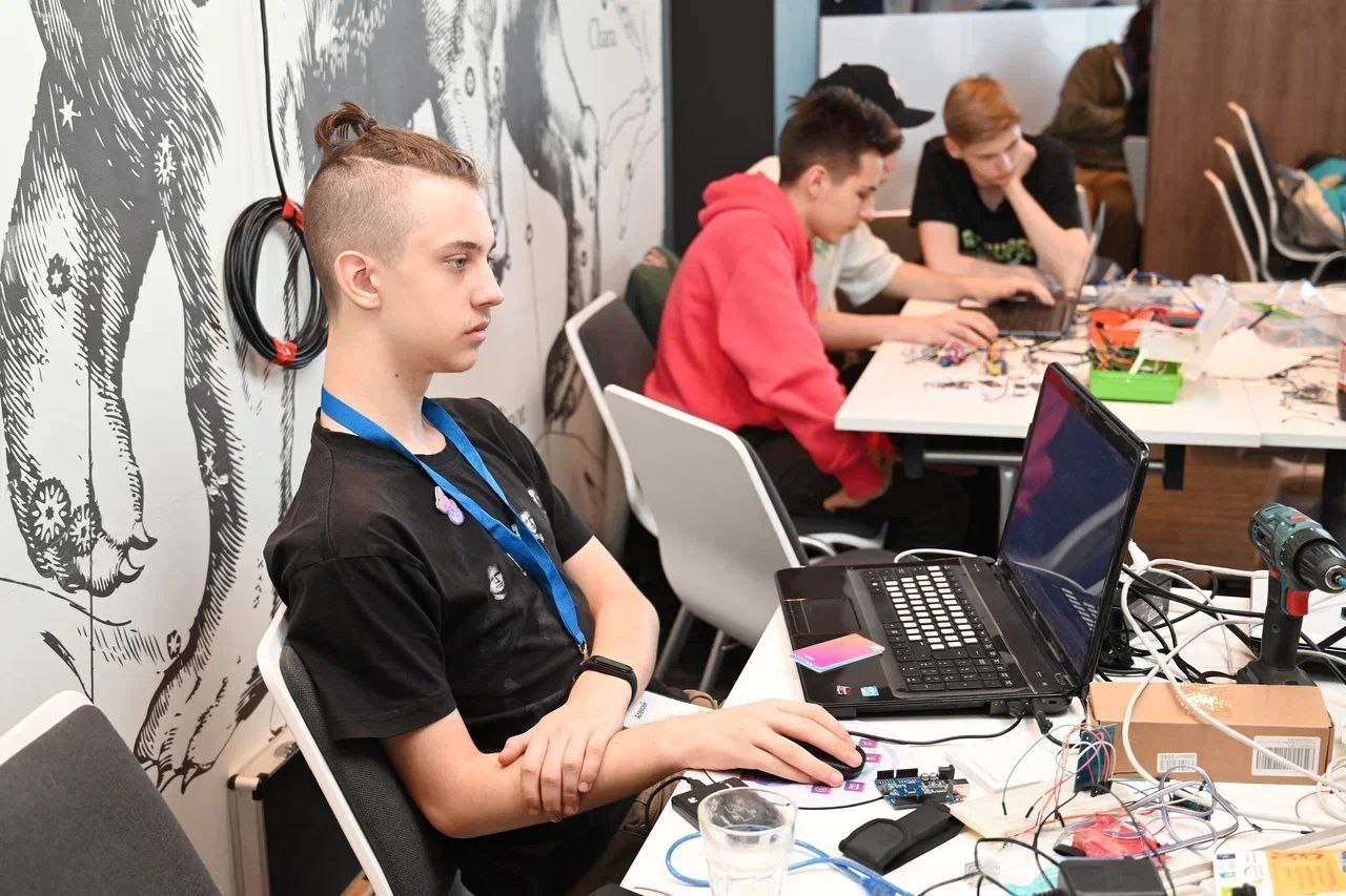 ЦМИТ «Ноосфера» при поддержке Фонда содействия инновациям провёл хакатон по разработке технических устройств в городе Фрязино