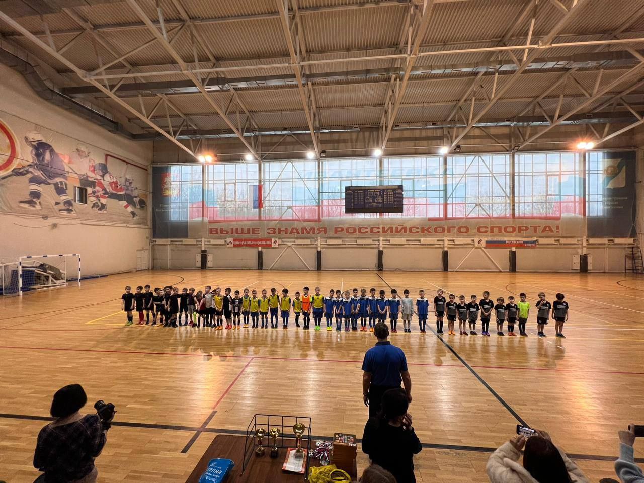 Футболисты из Фрязино заняли призовые места на турнире в Ивантеевке