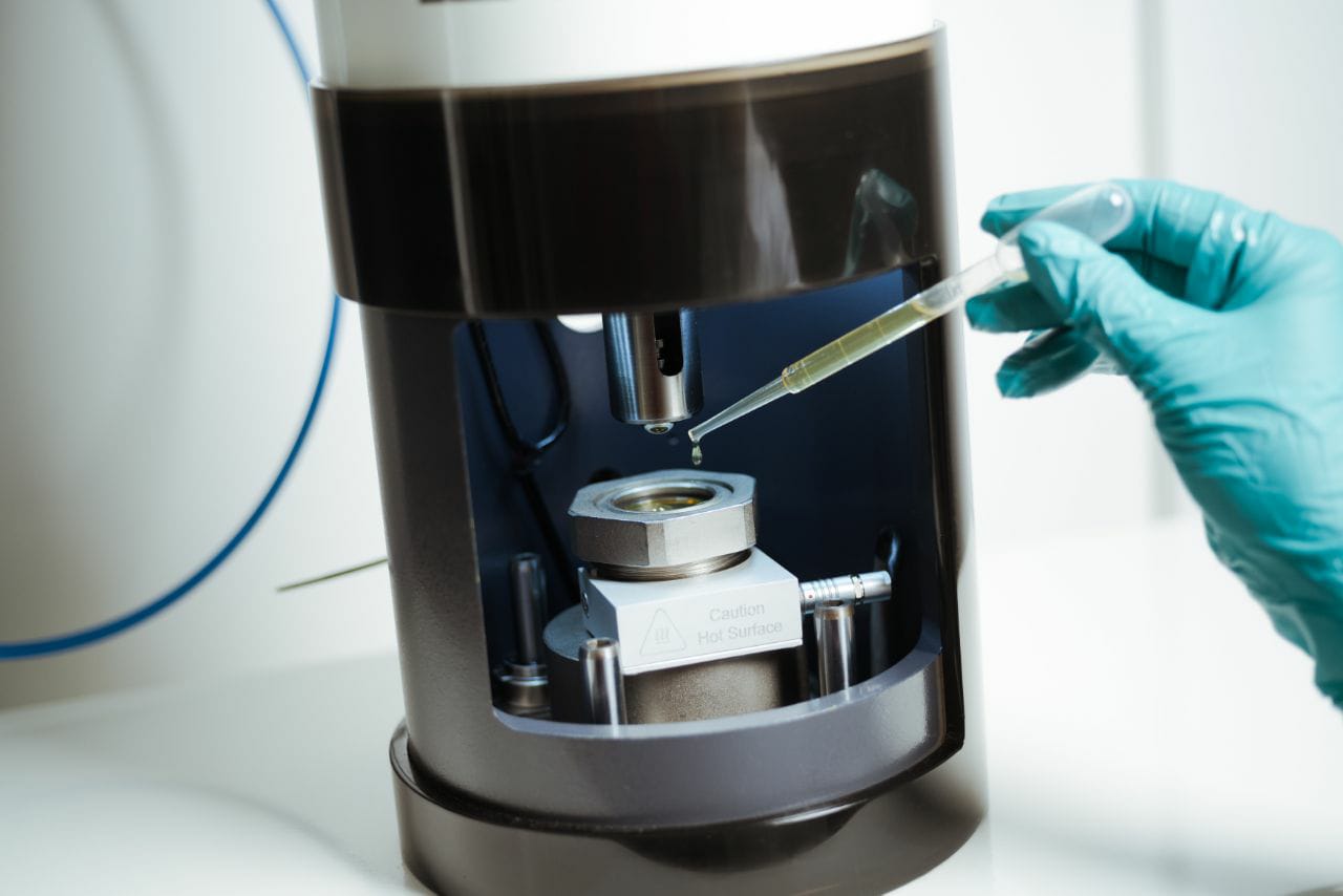 «Газпром нефть» повышает эффективность разработки новых автомобильных масел с помощью искусственного интеллекта