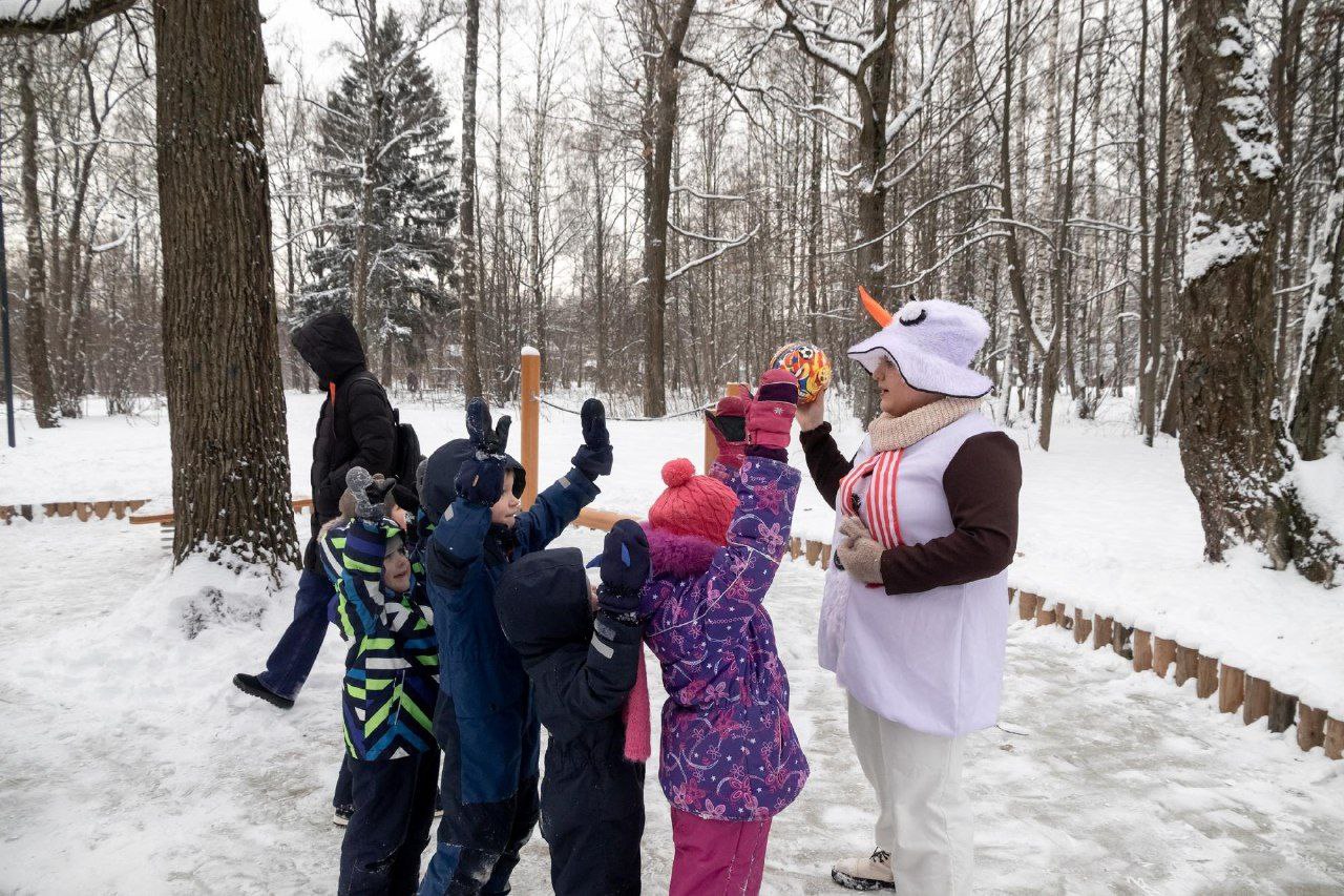 25 и 26 ноября в Фрязинском Лесопарке прошли детские анимационные программы «Нескучная осень» и «Радостные выходные»