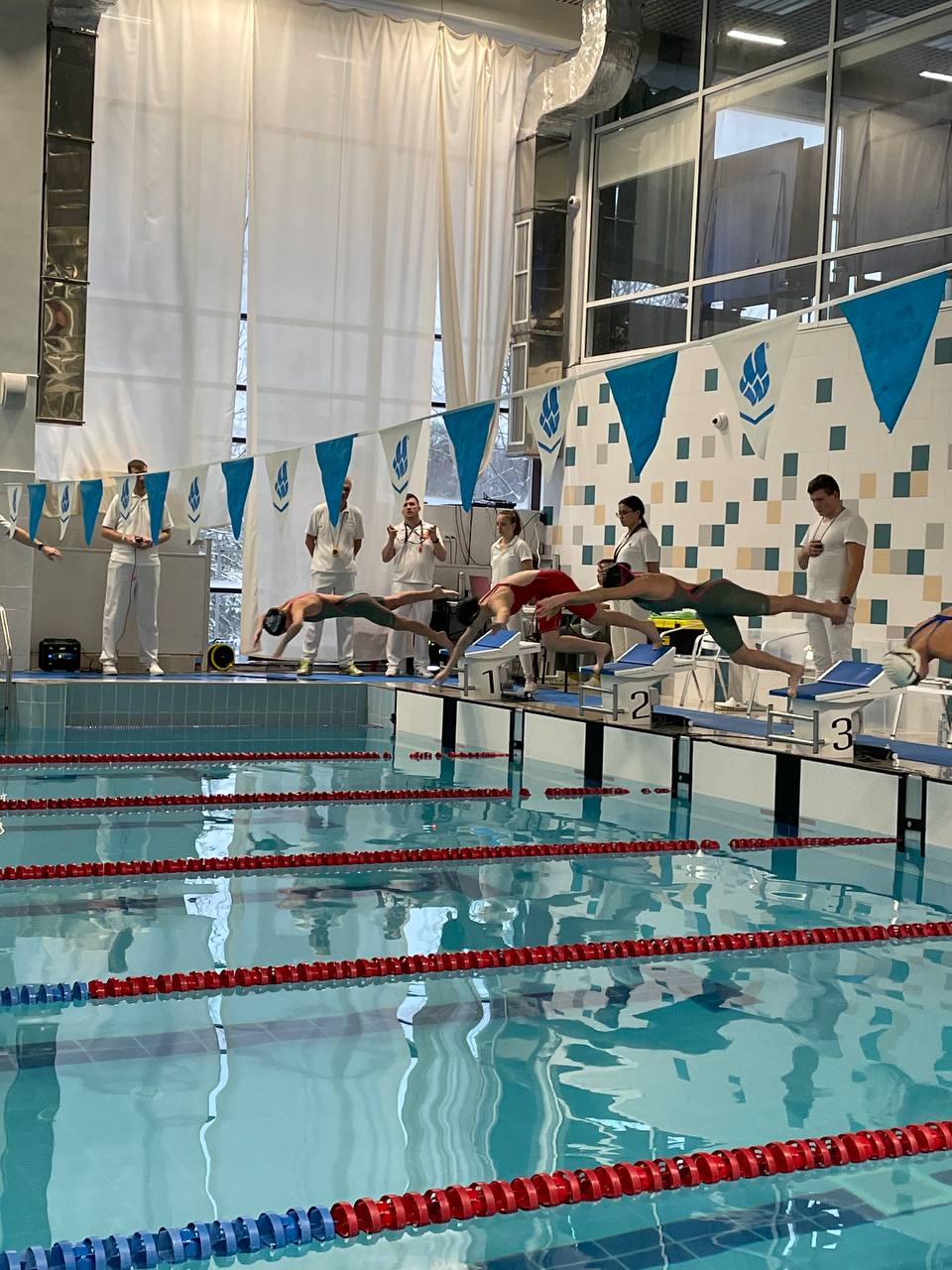 «Черноголовскую волну» захватили пловцы из Фрязино!