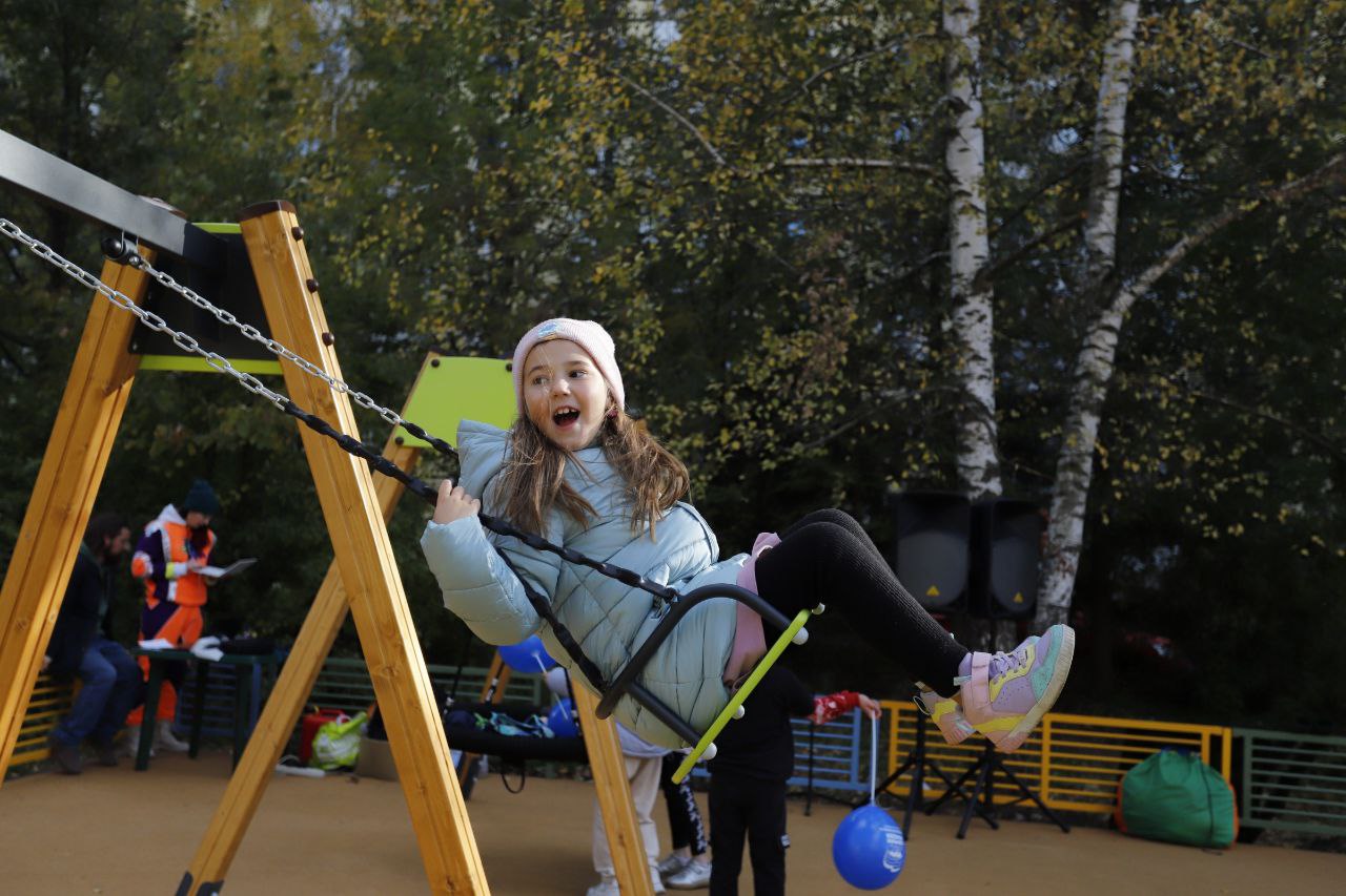 На проспекте Мира у дома 22 открылась новая детская игровая площадка