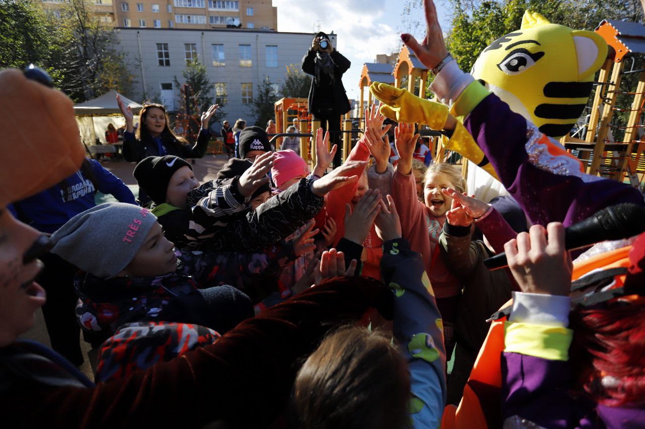 На проспекте Мира у дома 22 открылась новая детская игровая площадка