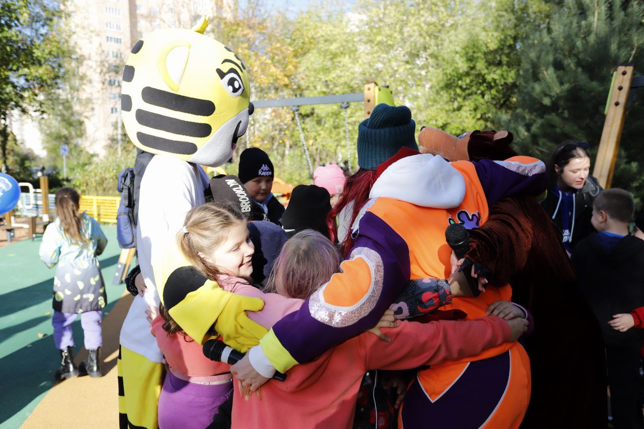 На проспекте Мира у дома 22 открылась новая детская игровая площадка