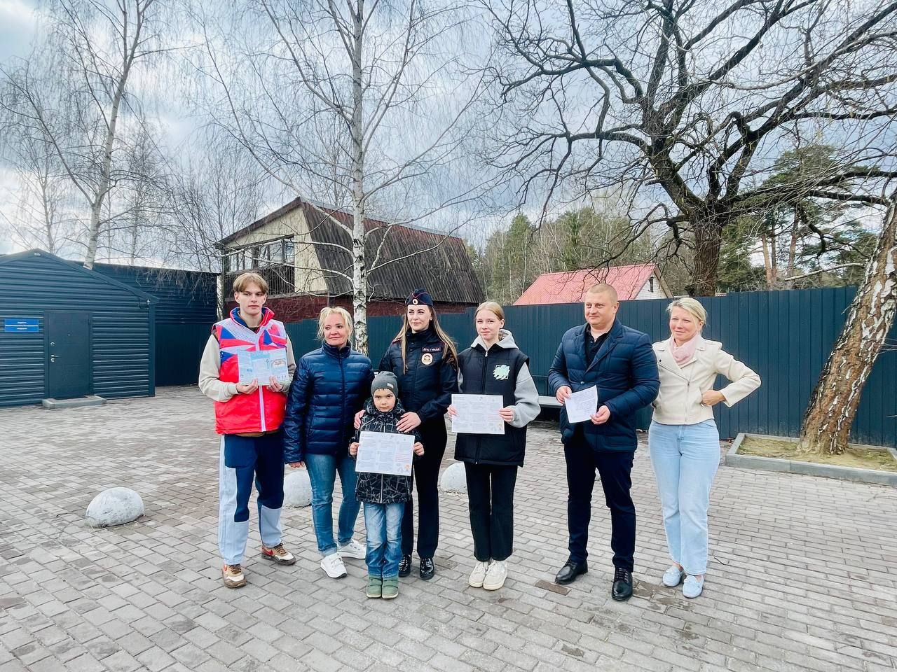 Профилактическая беседа с владельцами участков СНТ о важности недопущения нарушения Правил дорожного движения