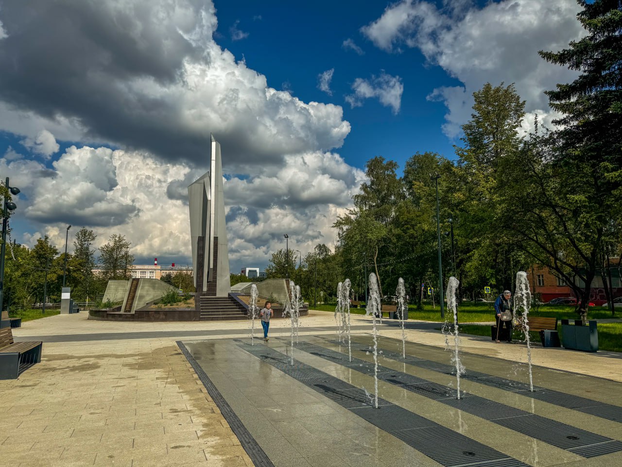 В наукограде Фрязино запустили фонтаны на Площади Победы