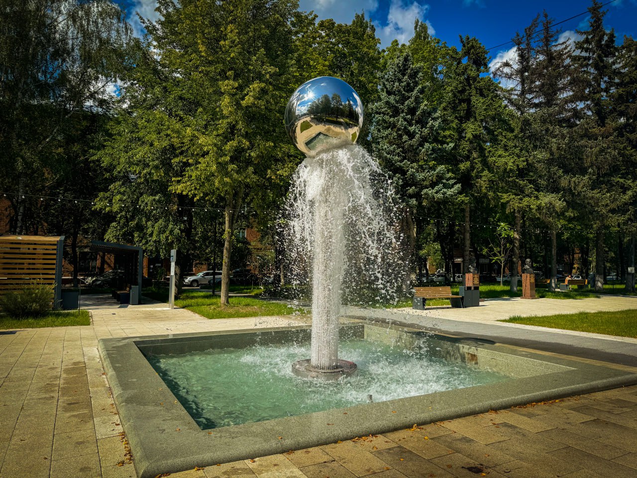 В наукограде Фрязино запустили фонтаны на Площади Победы