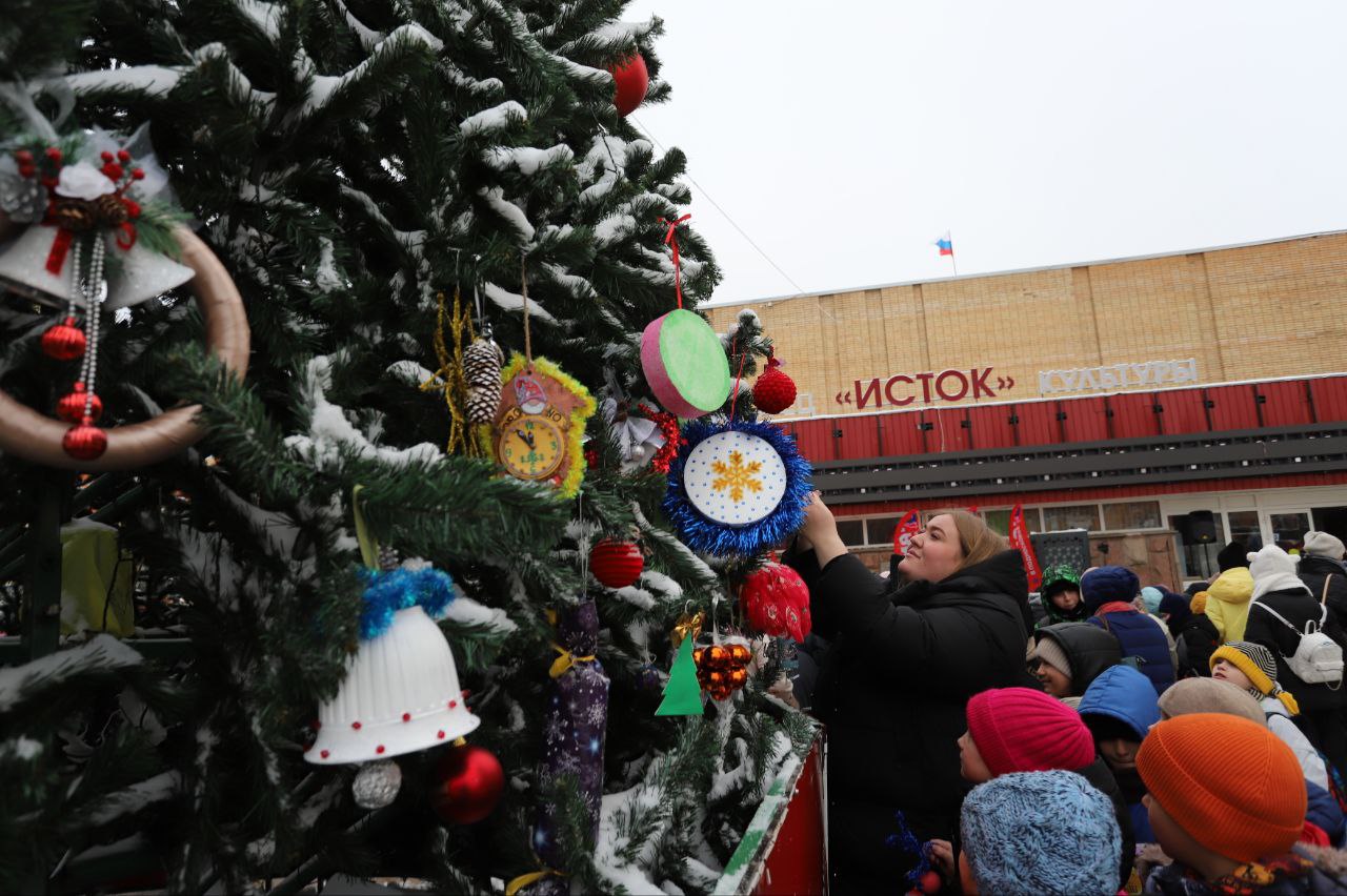 Глава городского округа Фрязино и председатель Совета депутатов поздравили фрязинцев с открытием сезона зимних мероприятий