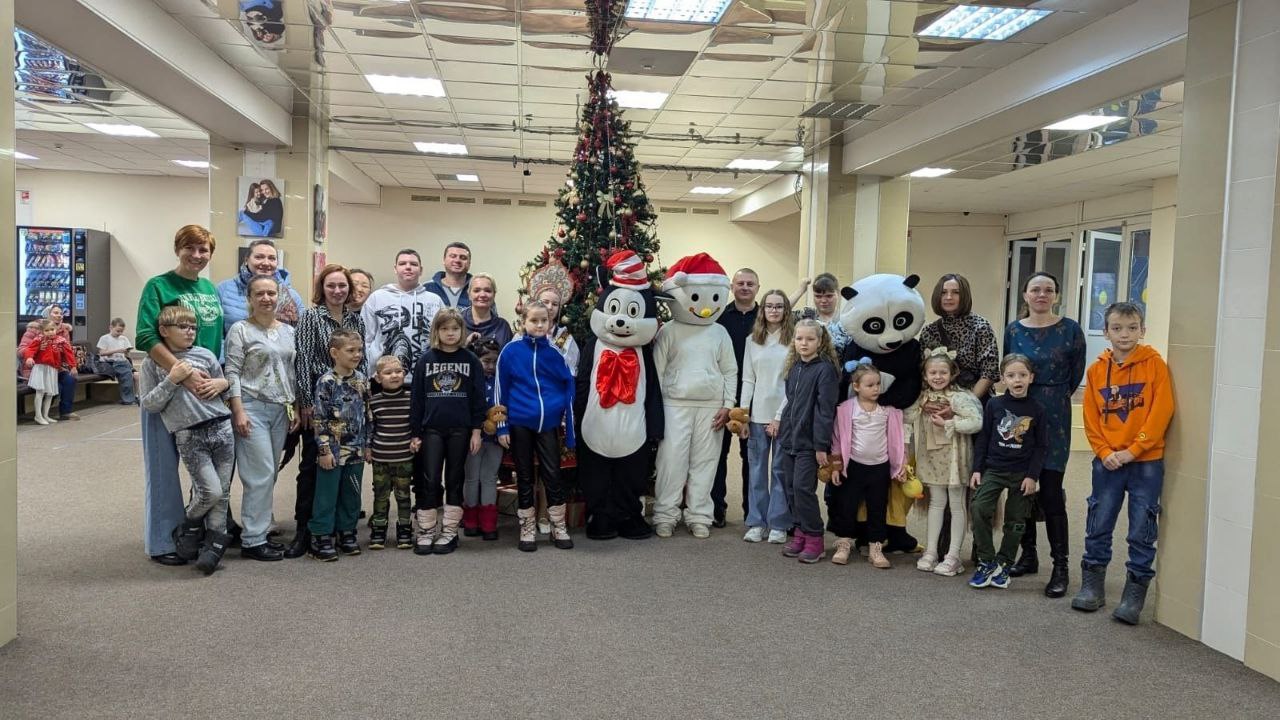 Во Дворце культуры «Исток» города Фрязино открылась фотовыставка «Мамина радость»