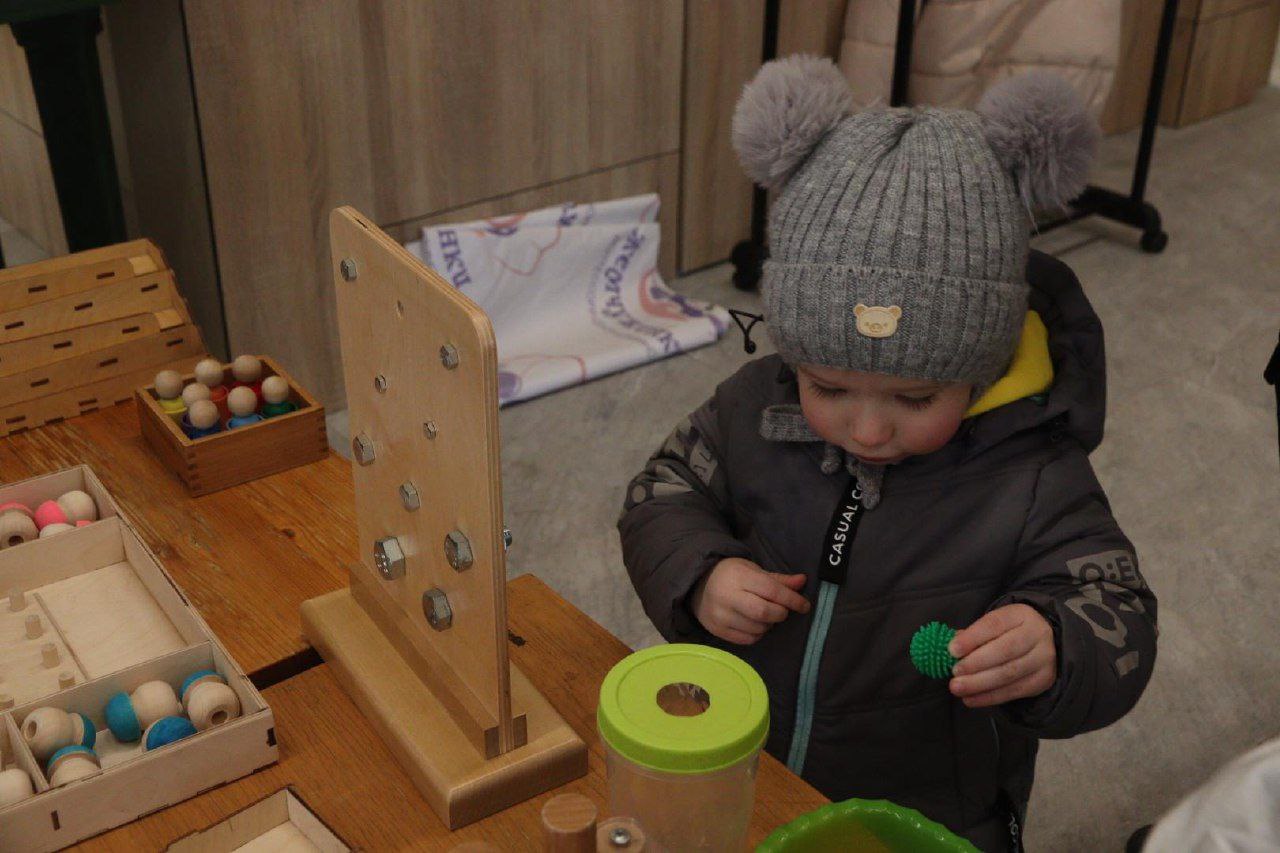 Яркий, волшебный зимний фестиваль «Парад санок «Снеговерть 2024» прошел 10 февраля в Фрязинском Лесопарке