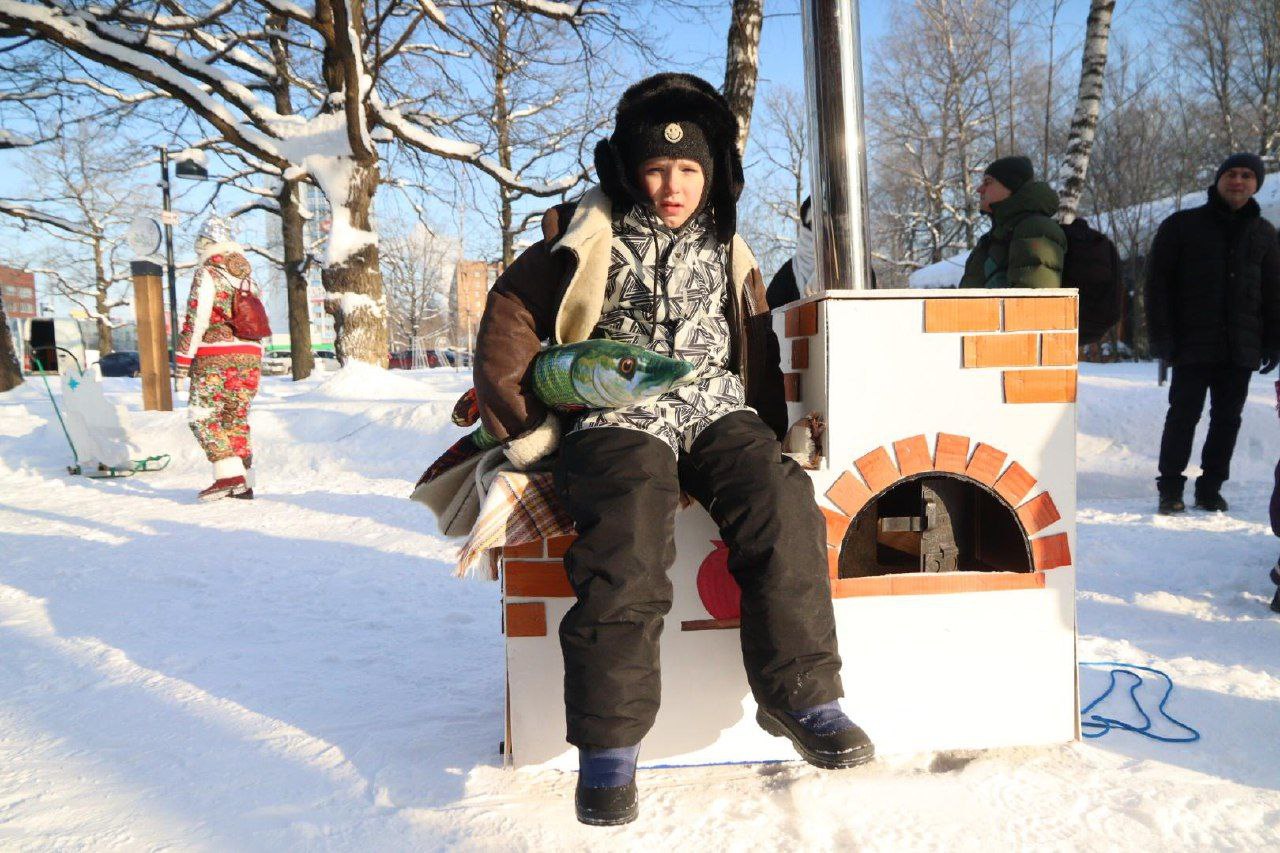 Яркий, волшебный зимний фестиваль «Парад санок «Снеговерть 2024» прошел 10 февраля в Фрязинском Лесопарке