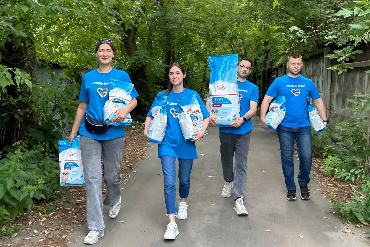 «Газпромнефть-СМ» провела волонтерскую акцию в приюте для животных