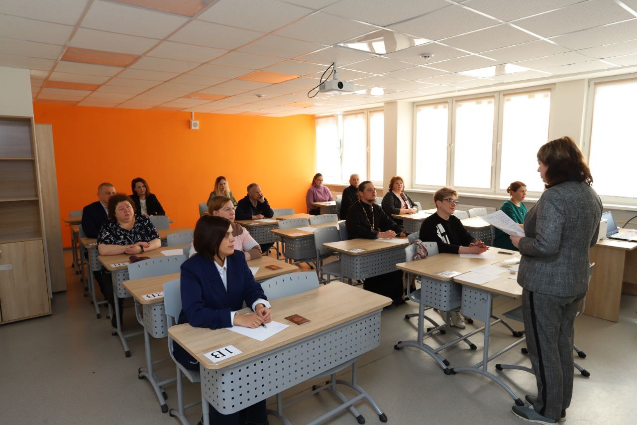 В рамках Всероссийской акции «Сдаём вместе. День сдачи ЕГЭ родителями» был проведен экзамен по истории в наукограде Фрязино