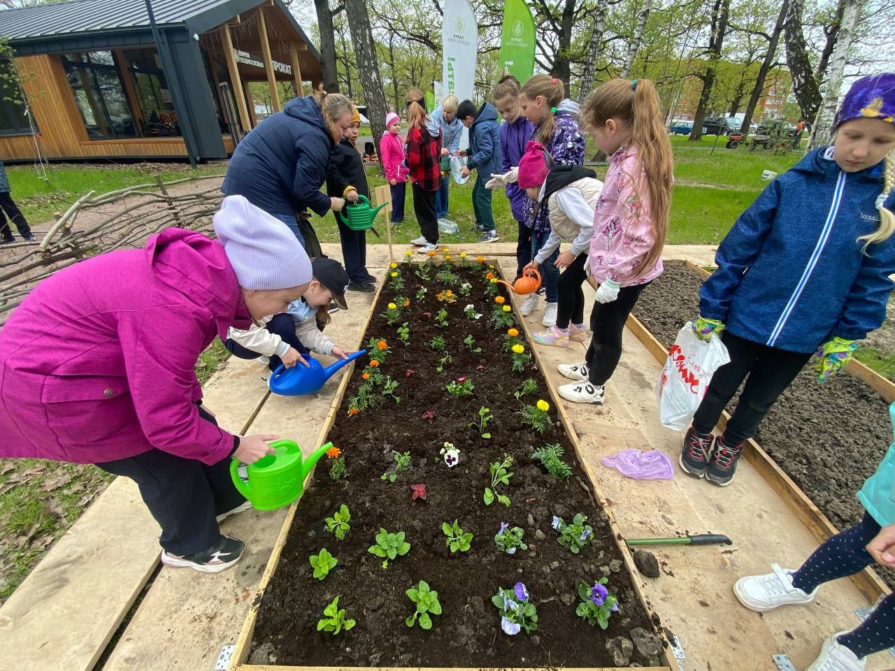 Школьники продолжают творить добрые дела🩵