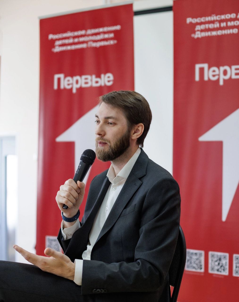 Во Фрязино прошла «Классная встреча» школьников с председателем Совета регионального отделения «Движение первых» в Московской области Юрием Макеевым