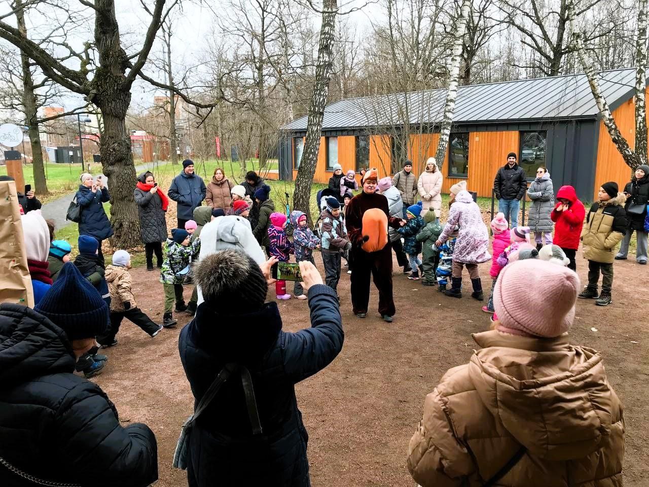 Во Фрязинском лесопарке отметили День Рождения Деда Мороза!