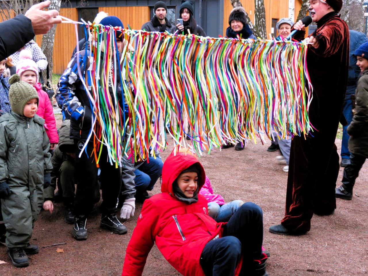 Во Фрязинском лесопарке отметили День Рождения Деда Мороза!
