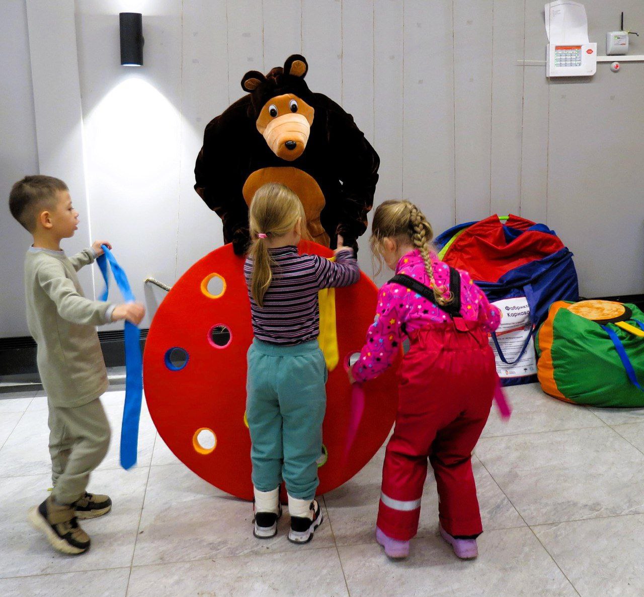 Во Фрязинском лесопарке отметили День Рождения Деда Мороза!