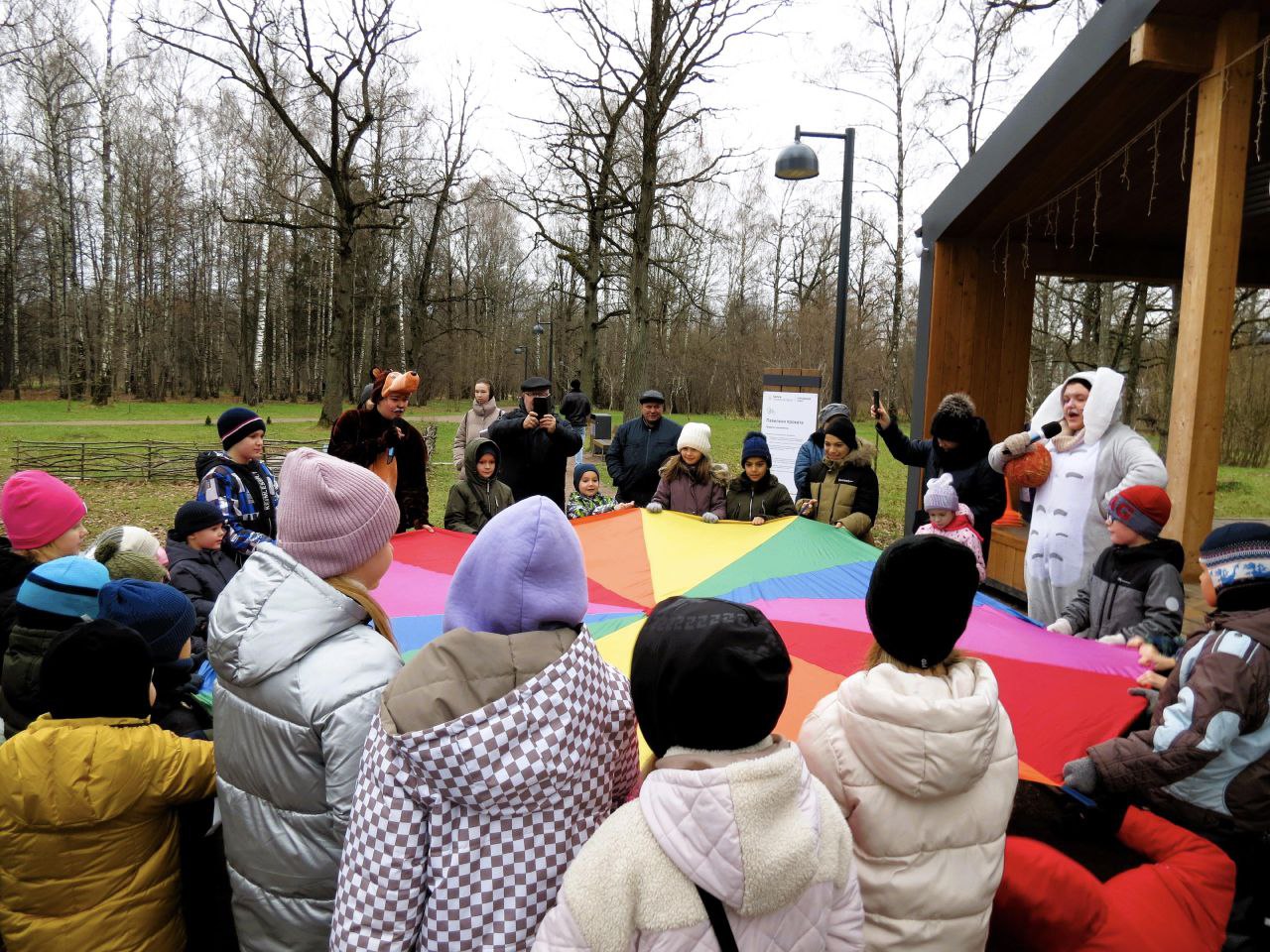 Во Фрязинском лесопарке отметили День Рождения Деда Мороза!