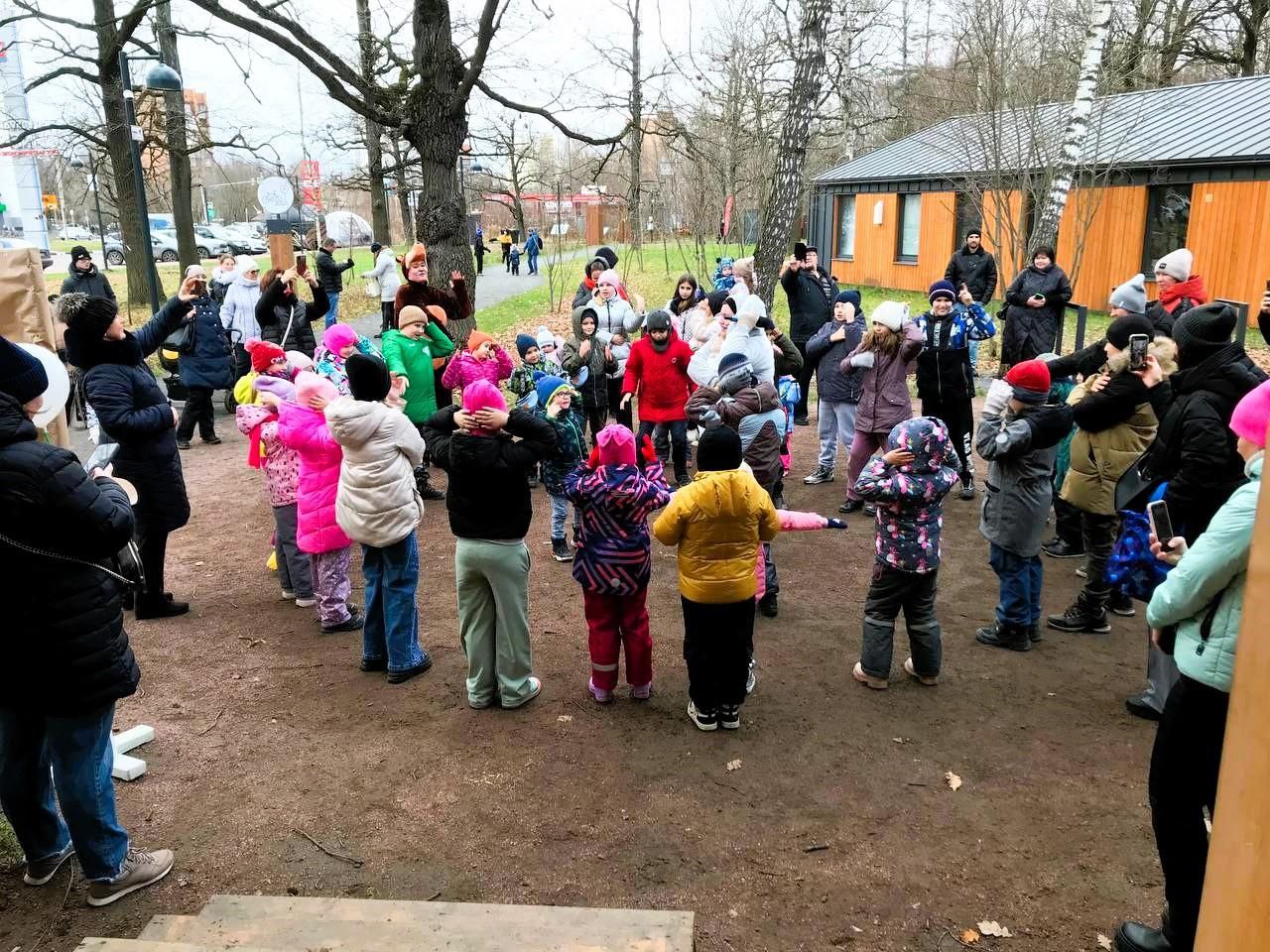 Во Фрязинском лесопарке отметили День Рождения Деда Мороза!