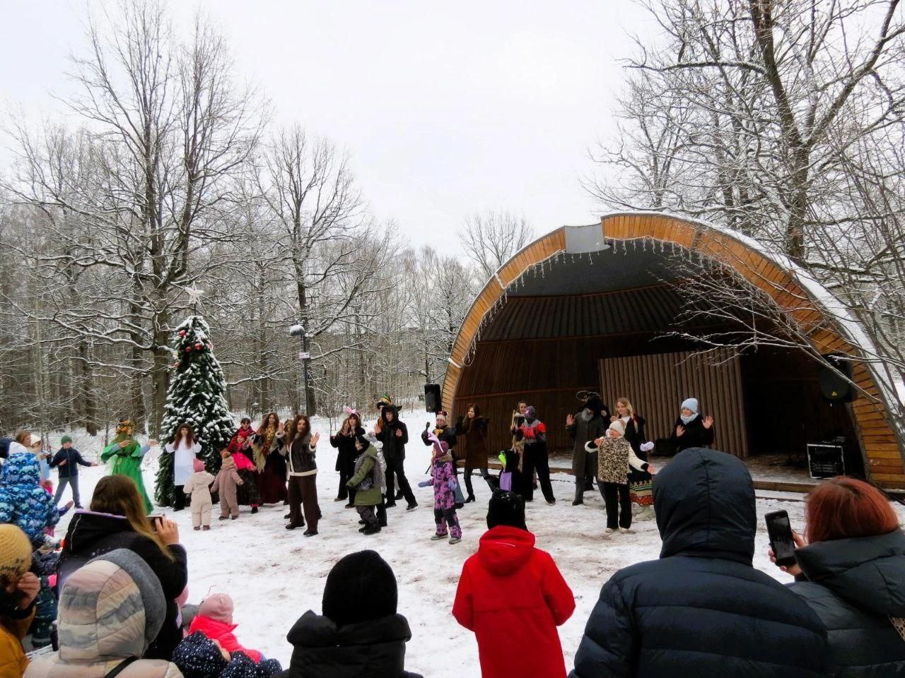 Во Фрязинском лесопарке отметили День Матери