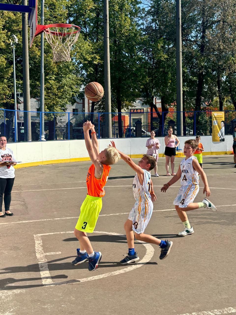 Юные баскетболисты из Фрязино завоевали бронзовые медали на Дне большого баскетбола в Электростали