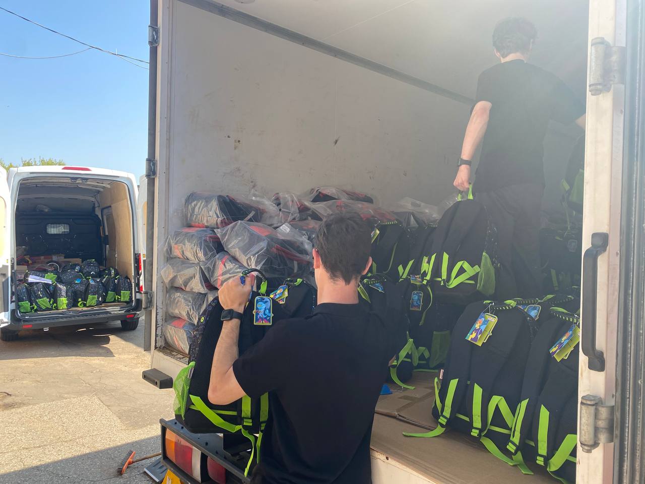 Совет муниципальных образований доставил гуманитарную помощь детям ЛНР