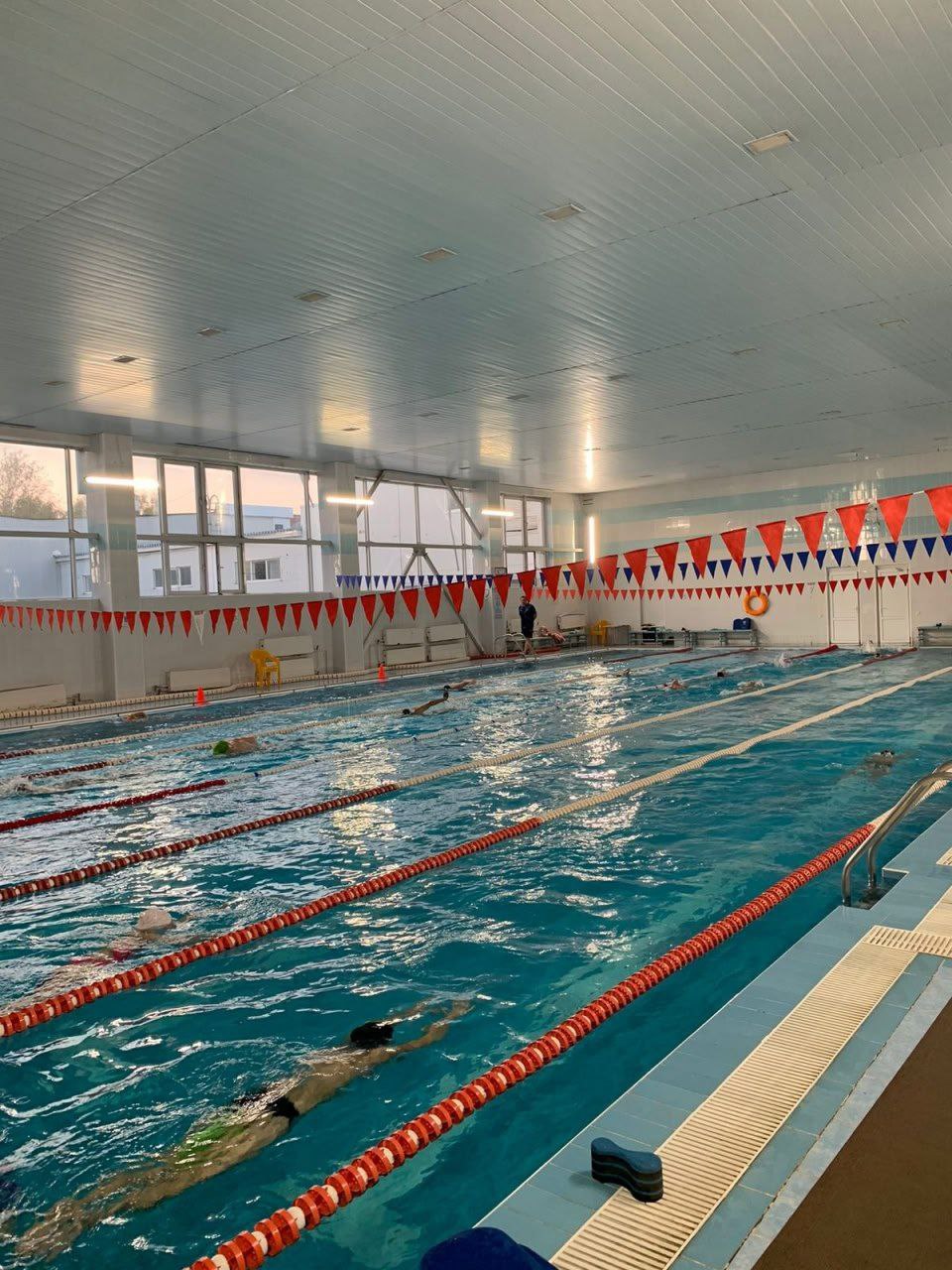 Сотрудники СШ «Олимп» г. Фрязино тщательно следят за качеством воды в бассейне