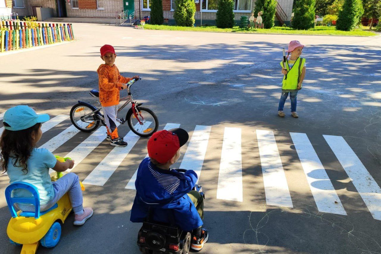 Уроки безопасности дорожного движения проходят в детских садах Фрязино🚔