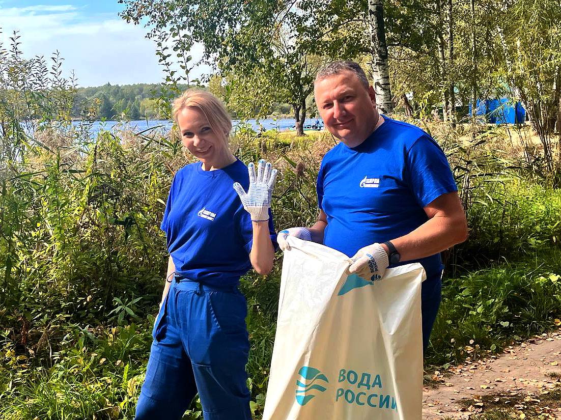 Волонтеры «Газпромнефть – смазочные материалы» привели в порядок берег озера Большое в городе Фрязино