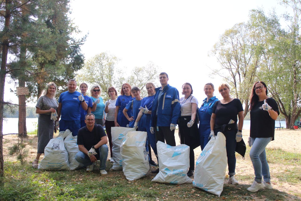 Волонтеры «Газпромнефть – смазочные материалы» привели в порядок берег озера Большое в городе Фрязино