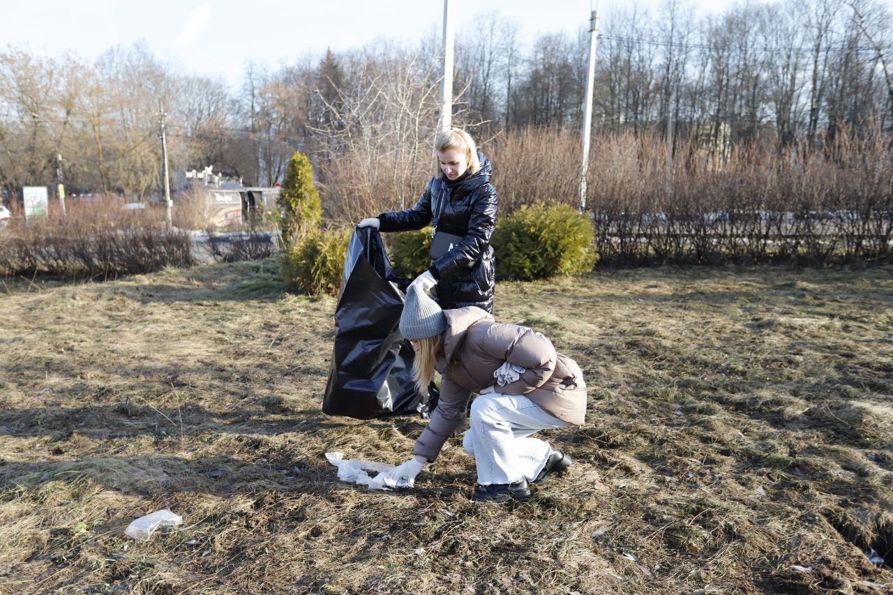 Неожиданное тепло в январе дало жителям Фрязино возможность провести внеплановый субботник и привести город в порядок